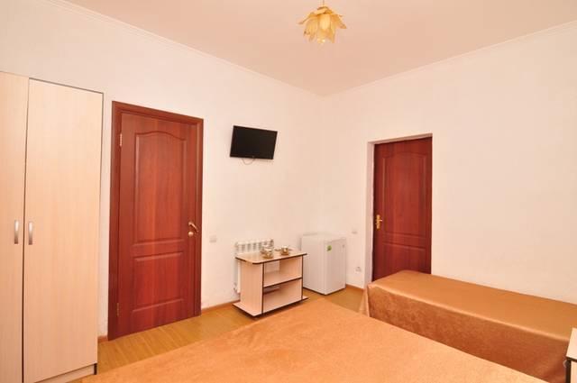 U Ruslana Guest House Gagra Exterior photo