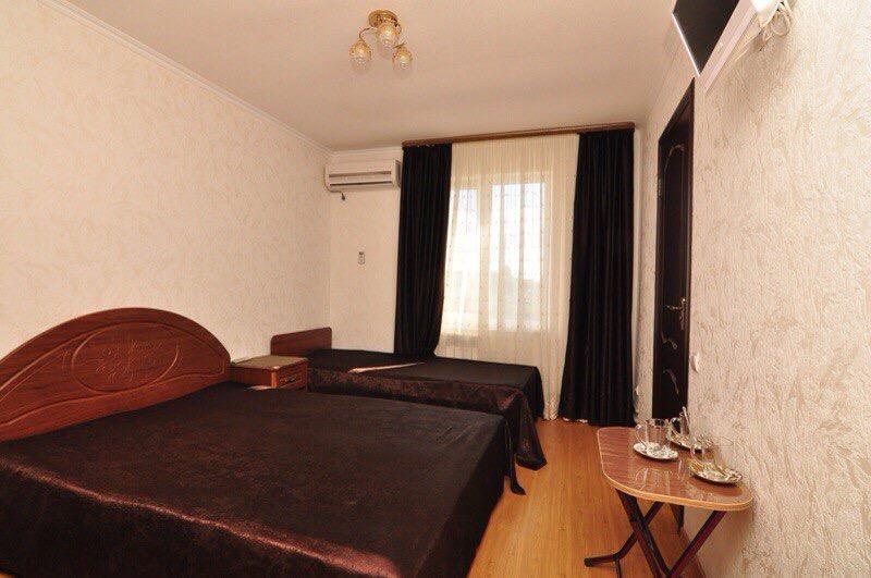 U Ruslana Guest House Gagra Exterior photo