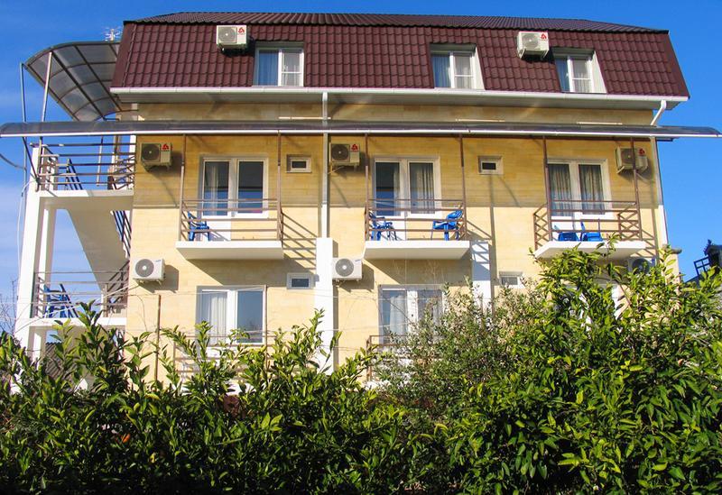 U Ruslana Guest House Gagra Exterior photo